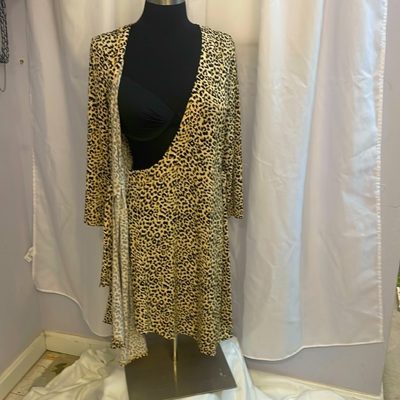 BCBG leopard wrap dress size small - Picture 6 of 13